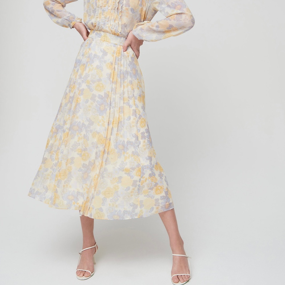 Aritzia Little Moon Peony skirt